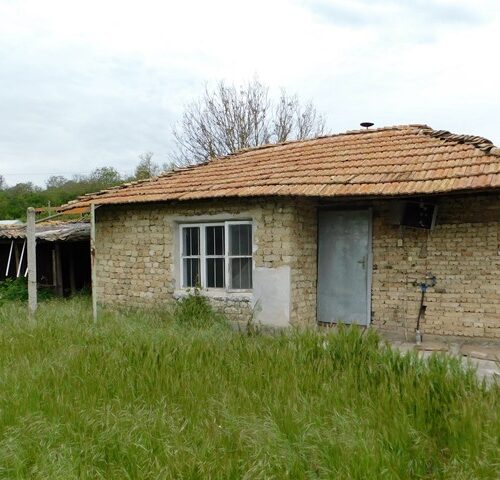 Парцел, Бряг, Търговище, 700кв.м.