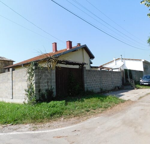 Промишлено помещение и къща, гр. Попово, Търговище област, 344кв.м.